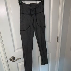 Black and grey lululemon leggings